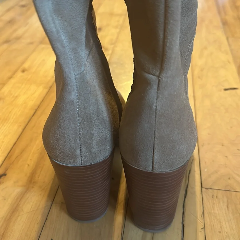 New Kenneth Cole New York Suede Tan Tall Boots 8 1/2 - Picture 2 of 9